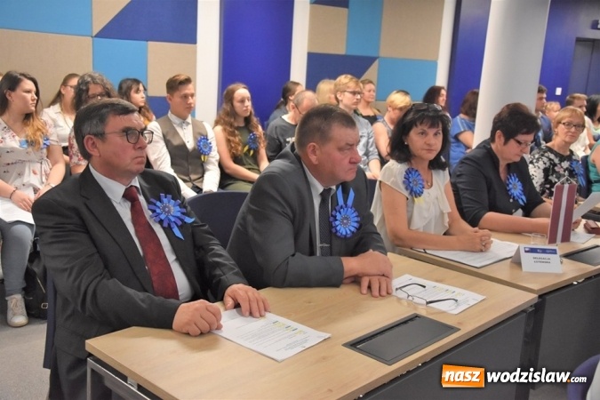 Zdjęcie w galerii na portalu naszwodzislaw.com: Pamiątkowy mural na piętnastą rocznicę wstąpienia Polski do UE [FOTO i WIDEO] wiadomości z regionu