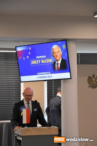 Zdjęcie w galerii na portalu naszwodzislaw.com: Pamiątkowy mural na piętnastą rocznicę wstąpienia Polski do UE [FOTO i WIDEO] wiadomości z regionu