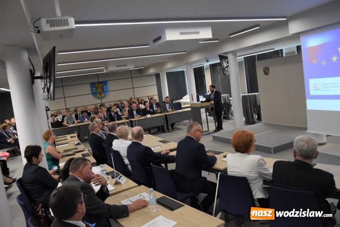 Zdjęcie w galerii na portalu naszwodzislaw.com: Pamiątkowy mural na piętnastą rocznicę wstąpienia Polski do UE [FOTO i WIDEO] wiadomości z regionu