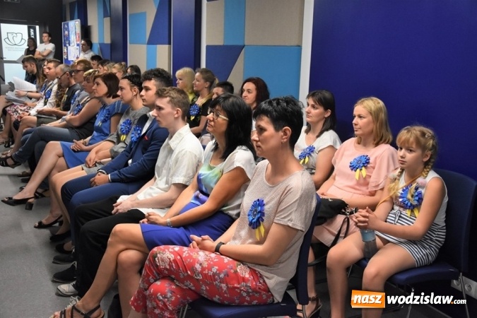 Zdjęcie w galerii na portalu naszwodzislaw.com: Pamiątkowy mural na piętnastą rocznicę wstąpienia Polski do UE [FOTO i WIDEO] wiadomości z regionu