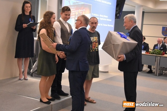 Zdjęcie w galerii na portalu naszwodzislaw.com: Pamiątkowy mural na piętnastą rocznicę wstąpienia Polski do UE [FOTO i WIDEO] wiadomości z regionu