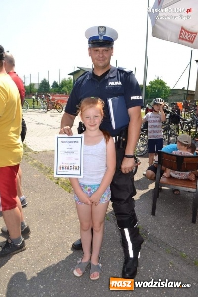 Zdjęcie w galerii na portalu naszwodzislaw.com: Bezpiecznie z drogówką. Mundurowi na pikniku rodzinnym wiadomości z regionu