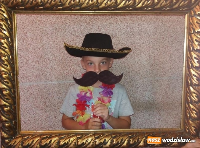 Zdjęcie w galerii na portalu naszwodzislaw.com: Ogólnopolska akcja Jak nie czytam, jak czytam w Gminie Mszana wiadomości z regionu