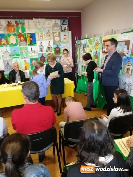 Zdjęcie w galerii na portalu naszwodzislaw.com: Połomscy uczniowie z nagrodami w powiatowym konkursie Kapliczki i krzyże przydrożne wiadomości z regionu