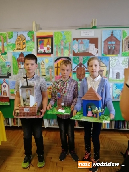 Zdjęcie w galerii na portalu naszwodzislaw.com: Połomscy uczniowie z nagrodami w powiatowym konkursie Kapliczki i krzyże przydrożne wiadomości z regionu
