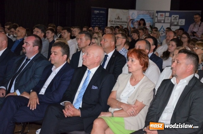 Zdjęcie w galerii na portalu naszwodzislaw.com: Nagrodzono najlepszych uczniów i podziękowano pracodawcom wiadomości z regionu