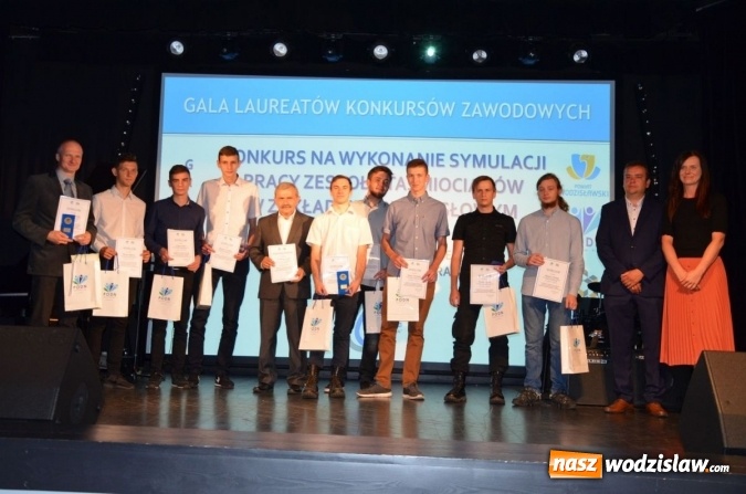 Zdjęcie w galerii na portalu naszwodzislaw.com: Nagrodzono najlepszych uczniów i podziękowano pracodawcom wiadomości z regionu