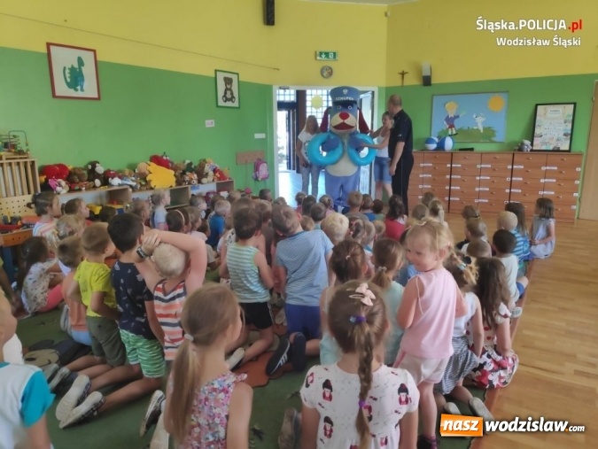 Zdjęcie w galerii na portalu naszwodzislaw.com: Z profilaktykiem o bezpieczeństwie nad wodą wiadomości z regionu