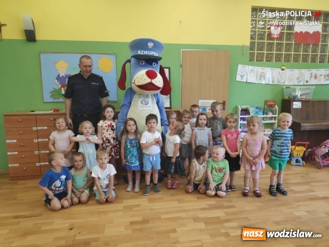 Zdjęcie w galerii na portalu naszwodzislaw.com: Z profilaktykiem o bezpieczeństwie nad wodą wiadomości z regionu