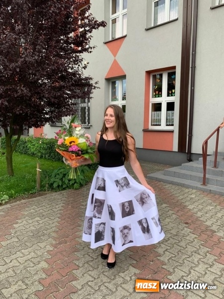 Zdjęcie w galerii na portalu naszwodzislaw.com: Wyjątkowe pożegnanie i niezwykła sukienka wiadomości z regionu