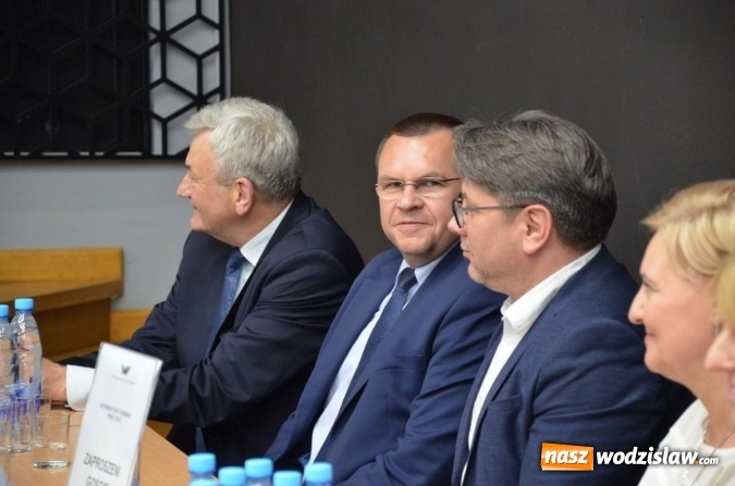 Zdjęcie w galerii na portalu naszwodzislaw.com: Spore zainteresowanie wakacyjną pracą wiadomości z regionu