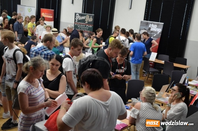 Zdjęcie w galerii na portalu naszwodzislaw.com: Spore zainteresowanie wakacyjną pracą wiadomości z regionu