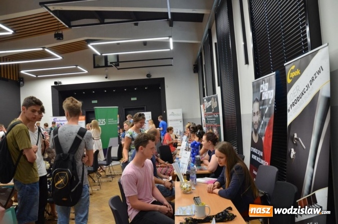 Zdjęcie w galerii na portalu naszwodzislaw.com: Spore zainteresowanie wakacyjną pracą wiadomości z regionu