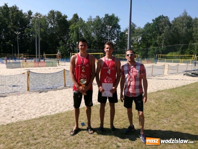 Zdjęcie w galerii na portalu naszwodzislaw.com: ZST obronił Mistrzostwo Śląska w siatkówce plażowej chłopców wiadomości z regionu
