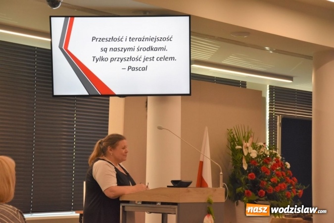 Zdjęcie w galerii na portalu naszwodzislaw.com: Czworo uczniów z powiatu wodzisławskiego wyróżnionych przez Ministra Edukacji Narodowej wiadomości z regionu