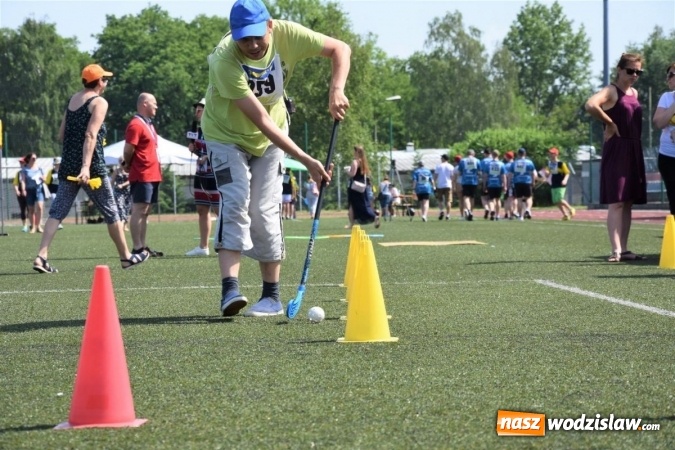 Zdjęcie w galerii na portalu naszwodzislaw.com: Przeżyjmy to jeszcze raz. Relacja filmowa z Powiatowej Olimpiady Osób Niepełnosprawnych wiadomości z regionu
