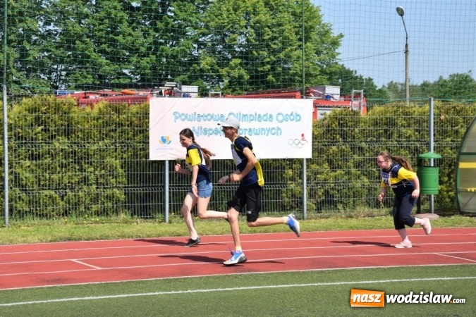 Zdjęcie w galerii na portalu naszwodzislaw.com: Przeżyjmy to jeszcze raz. Relacja filmowa z Powiatowej Olimpiady Osób Niepełnosprawnych wiadomości z regionu