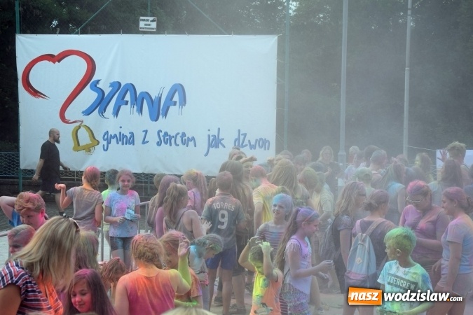 Zdjęcie w galerii na portalu naszwodzislaw.com: Festiwal kolorów i koncert zespołu Tabu na scenie plenerowej GOKiR w Mszanie [FOTO] wiadomości z regionu
