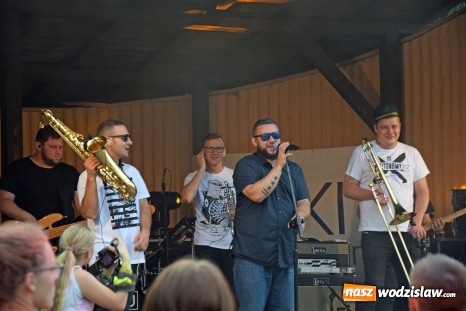 Zdjęcie w galerii na portalu naszwodzislaw.com: Festiwal kolorów i koncert zespołu Tabu na scenie plenerowej GOKiR w Mszanie [FOTO] wiadomości z regionu