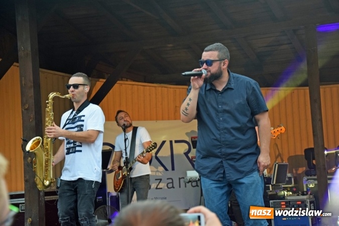 Zdjęcie w galerii na portalu naszwodzislaw.com: Festiwal kolorów i koncert zespołu Tabu na scenie plenerowej GOKiR w Mszanie [FOTO] wiadomości z regionu