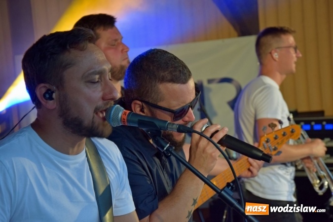 Zdjęcie w galerii na portalu naszwodzislaw.com: Festiwal kolorów i koncert zespołu Tabu na scenie plenerowej GOKiR w Mszanie [FOTO] wiadomości z regionu