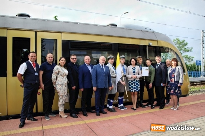 Zdjęcie w galerii na portalu naszwodzislaw.com: Pociągiem do sanktuarium w Gidlach. Pielgrzymka z Olzy  wiadomości z regionu