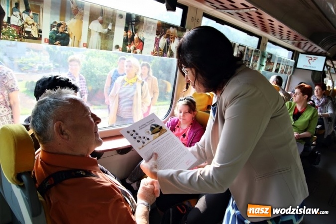 Zdjęcie w galerii na portalu naszwodzislaw.com: Pociągiem do sanktuarium w Gidlach. Pielgrzymka z Olzy  wiadomości z regionu