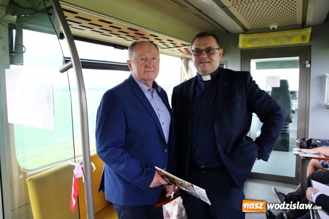 Zdjęcie w galerii na portalu naszwodzislaw.com: Pociągiem do sanktuarium w Gidlach. Pielgrzymka z Olzy  wiadomości z regionu