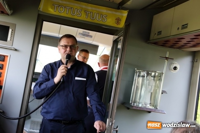 Zdjęcie w galerii na portalu naszwodzislaw.com: Pociągiem do sanktuarium w Gidlach. Pielgrzymka z Olzy  wiadomości z regionu