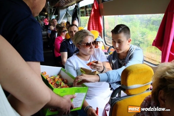 Zdjęcie w galerii na portalu naszwodzislaw.com: Pociągiem do sanktuarium w Gidlach. Pielgrzymka z Olzy  wiadomości z regionu