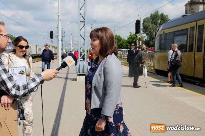 Zdjęcie w galerii na portalu naszwodzislaw.com: Pociągiem do sanktuarium w Gidlach. Pielgrzymka z Olzy  wiadomości z regionu
