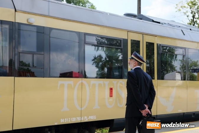 Zdjęcie w galerii na portalu naszwodzislaw.com: Pociągiem do sanktuarium w Gidlach. Pielgrzymka z Olzy  wiadomości z regionu