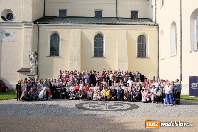 Zdjęcie w galerii na portalu naszwodzislaw.com: Pociągiem do sanktuarium w Gidlach. Pielgrzymka z Olzy  wiadomości z regionu