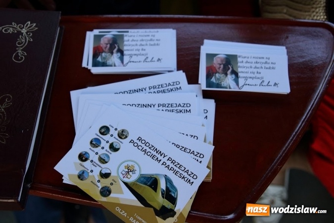 Zdjęcie w galerii na portalu naszwodzislaw.com: Pociągiem do sanktuarium w Gidlach. Pielgrzymka z Olzy  wiadomości z regionu