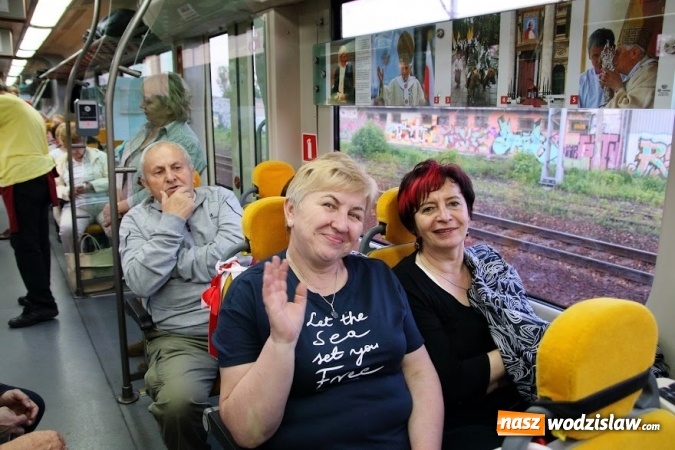 Zdjęcie w galerii na portalu naszwodzislaw.com: Pociągiem do sanktuarium w Gidlach. Pielgrzymka z Olzy  wiadomości z regionu