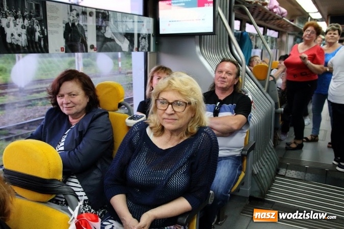 Zdjęcie w galerii na portalu naszwodzislaw.com: Pociągiem do sanktuarium w Gidlach. Pielgrzymka z Olzy  wiadomości z regionu