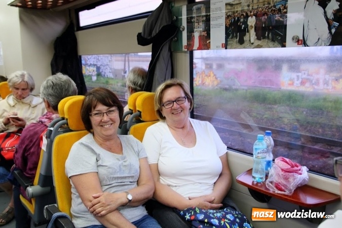 Zdjęcie w galerii na portalu naszwodzislaw.com: Pociągiem do sanktuarium w Gidlach. Pielgrzymka z Olzy  wiadomości z regionu