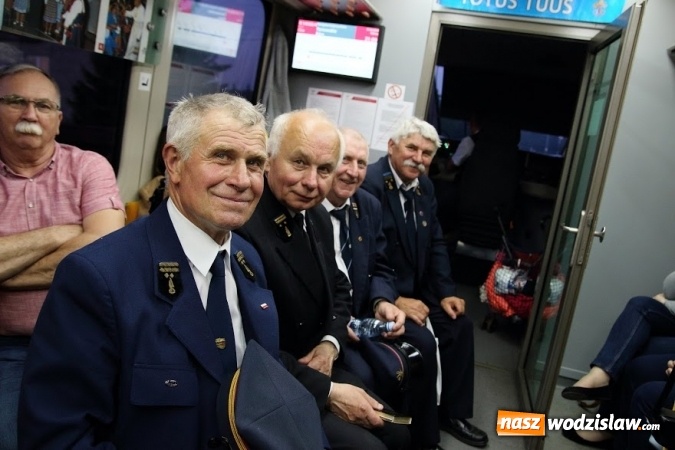 Zdjęcie w galerii na portalu naszwodzislaw.com: Pociągiem do sanktuarium w Gidlach. Pielgrzymka z Olzy  wiadomości z regionu