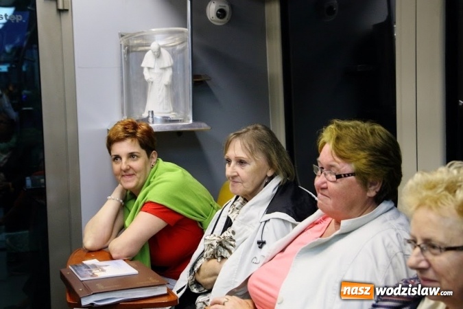 Zdjęcie w galerii na portalu naszwodzislaw.com: Pociągiem do sanktuarium w Gidlach. Pielgrzymka z Olzy  wiadomości z regionu