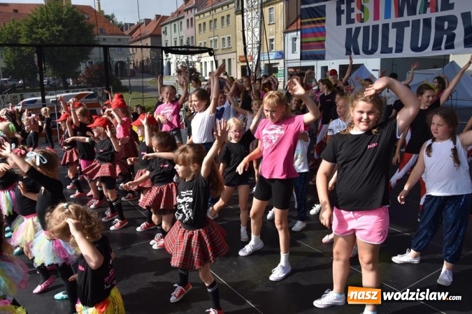 Zdjęcie w galerii na portalu naszwodzislaw.com: Festiwal Kultury na wodzisławskim Rynku za nami [FOTO] wiadomości z regionu