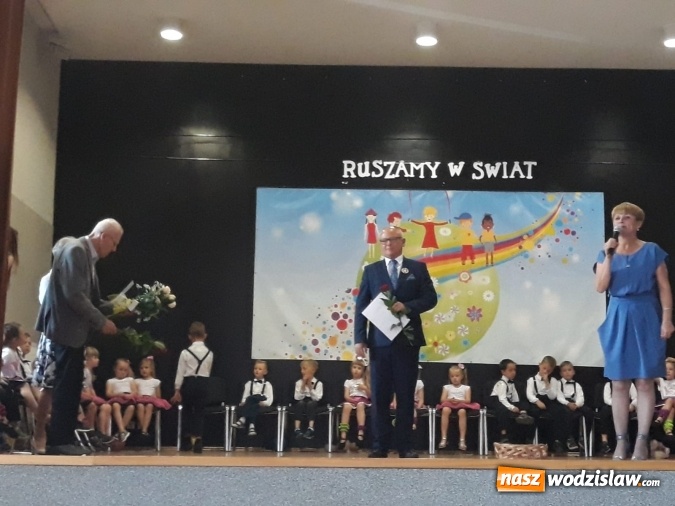 Zdjęcie w galerii na portalu naszwodzislaw.com: Starosta Bizoń Szeryfem Praw Dziecka wiadomości z regionu