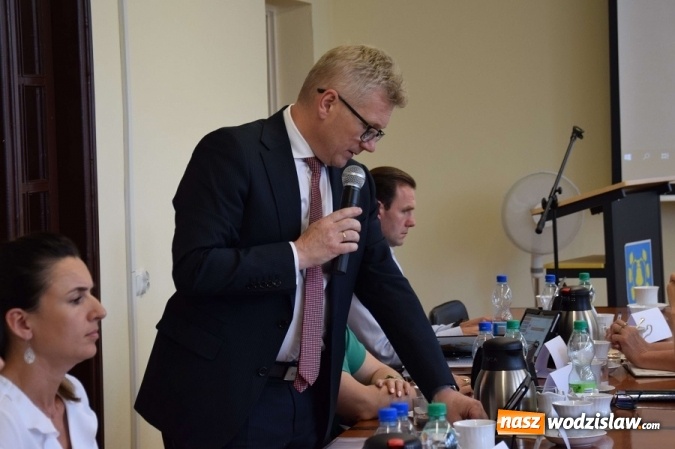Zdjęcie w galerii na portalu naszwodzislaw.com: Wójt Gminy Mszana z wotum zaufania i absolutorium wiadomości z regionu