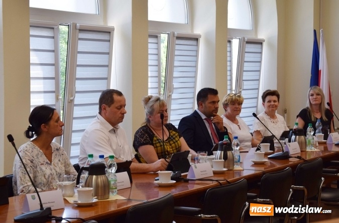 Zdjęcie w galerii na portalu naszwodzislaw.com: Wójt Gminy Mszana z wotum zaufania i absolutorium wiadomości z regionu