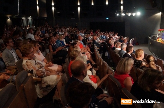 Zdjęcie w galerii na portalu naszwodzislaw.com: Uczniowie, pedagodzy i przyjaciele szkół nagrodzeni wiadomości z regionu