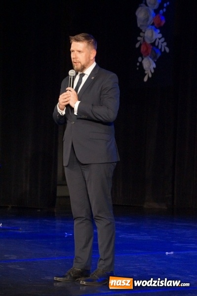 Zdjęcie w galerii na portalu naszwodzislaw.com: Uczniowie, pedagodzy i przyjaciele szkół nagrodzeni wiadomości z regionu