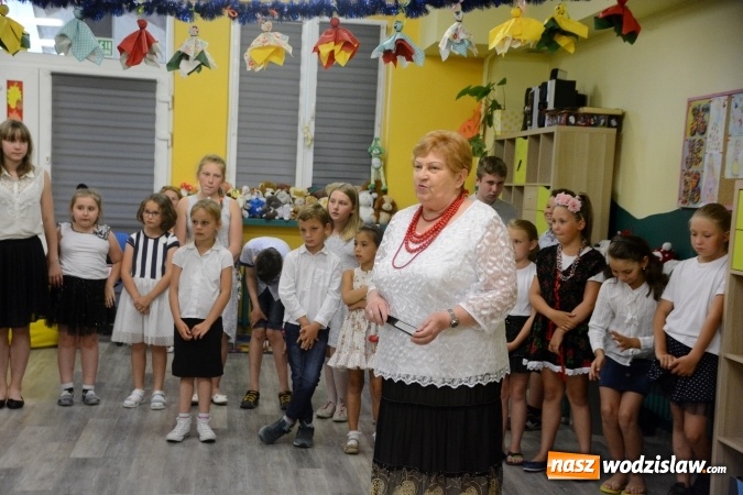 Zdjęcie w galerii na portalu naszwodzislaw.com: Międzypokoleniowy projekt zakończyli w rytmach trojaka wiadomości z regionu