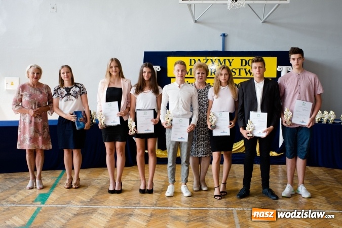 Zdjęcie w galerii na portalu naszwodzislaw.com: W Radlinie rozdano Oscary! [FOTO] wiadomości z regionu