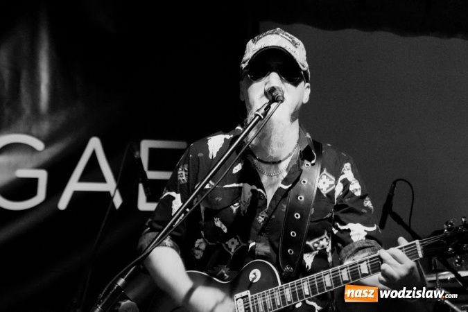 Zdjęcie w galerii na portalu naszwodzislaw.com: Gorące powitanie lata z zespołami Blend i Tabu [FOTO] wiadomości z regionu