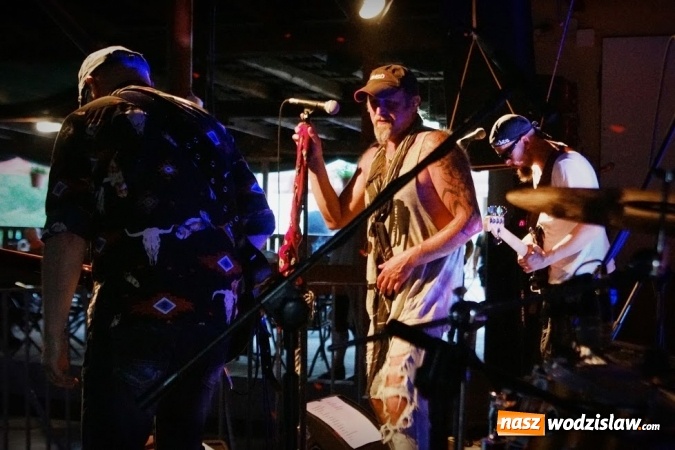 Zdjęcie w galerii na portalu naszwodzislaw.com: Gorące powitanie lata z zespołami Blend i Tabu [FOTO] wiadomości z regionu