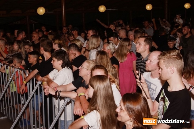 Zdjęcie w galerii na portalu naszwodzislaw.com: Gorące powitanie lata z zespołami Blend i Tabu [FOTO] wiadomości z regionu